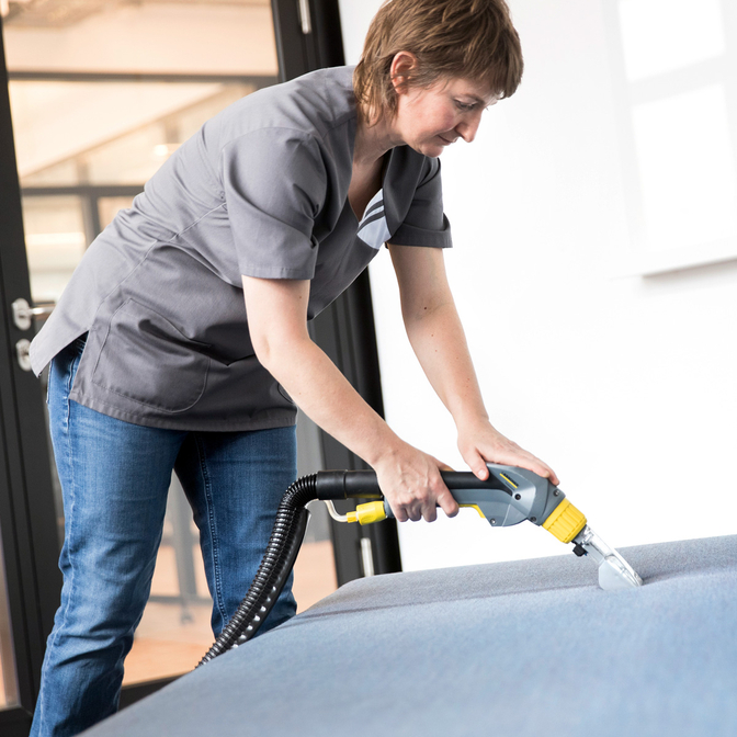 Product Kärcher Puzzi 10/1 Spray-Extraction Cleaner base image