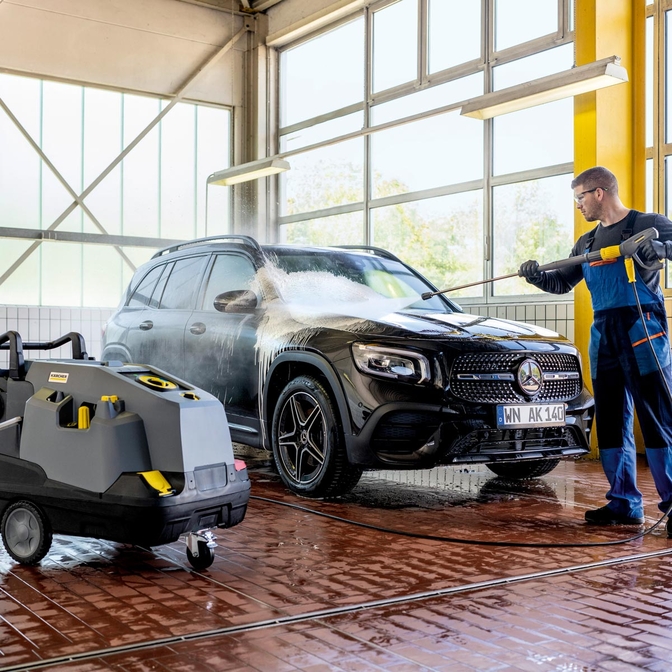 Product Kärcher HDS 8/18-4 C Hot Water High Pressure Washer base image