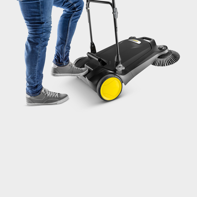 Product Kärcher S 4 Twin Go!Further Χειροκίνητο Σάρωθρο base image