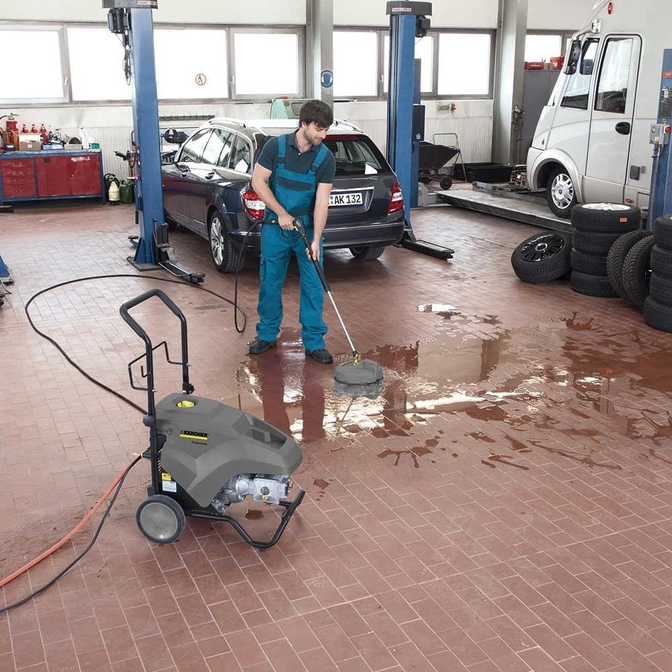Product Kärcher HD 9/20-4C Classic High Pressure Washer base image